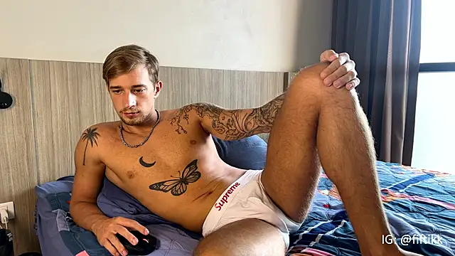 Snapshot of YourMarsLove chatting on 02/04/25, 01:34 YourMarsLove online show from 02/04/25, 01:34