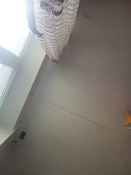 Lauren Amabel online show from 04/07/26, 08:04