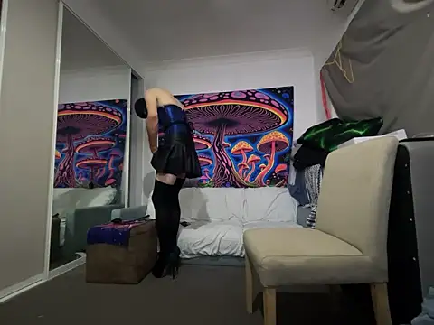 sissy xdresser online show from 12/15/25, 12:20