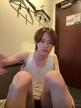 Snapshot of riku38777 chatting on 04/19/26, 01:32 riku38777 online show from 04/19/26, 01:32