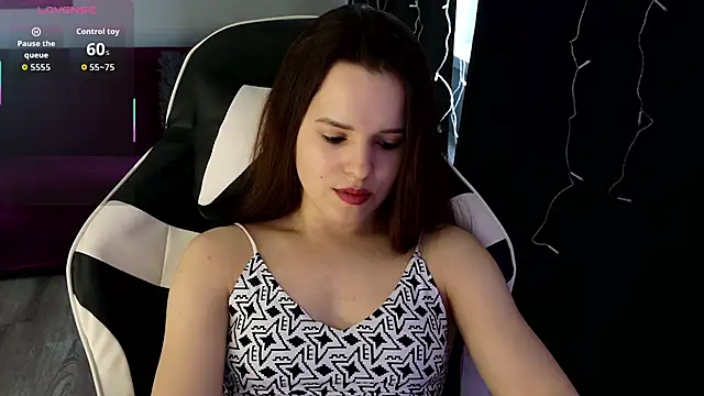Snapshot of Harleen_Moore chatting on 05/29/26, 05:16 Harleen Moore online show from 05/29/26, 05:16