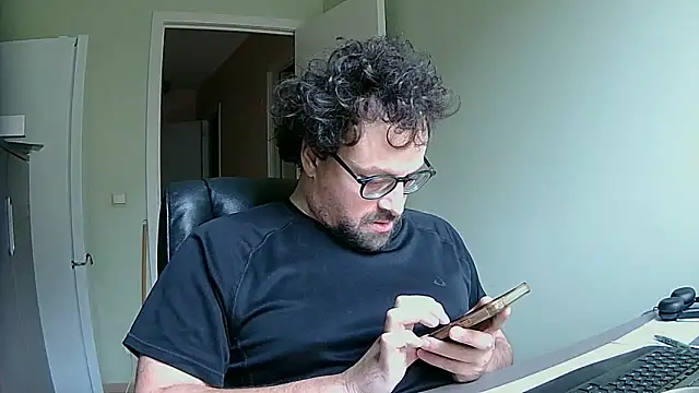 littlehairyman online show from 10/28/25, 08:40