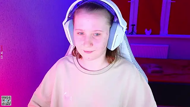 mon lola online show from 11/14/25, 02:49