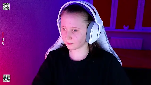 mon lola online show from 02/11/26, 04:23