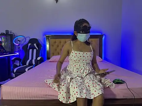 Snapshot of Tatoo_girl chatting on 01/22/25, 04:44 Tatoo girl online show from 01/22/25, 04:44