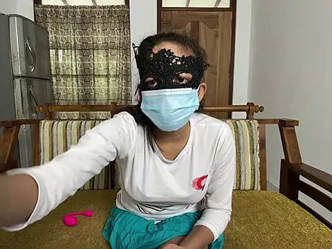 Snapshot of Tatoo_girl chatting on 02/19/25, 05:49 Tatoo girl online show from 02/19/25, 05:49