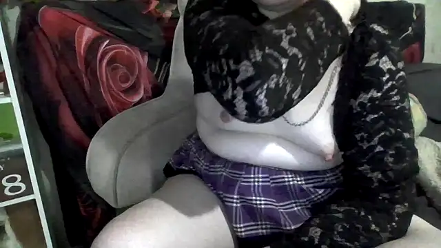 AverageRose online show from 05/29/26, 06:06