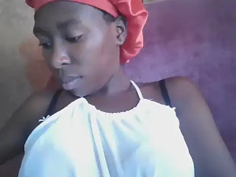 Snapshot of Hotdaily04 chatting on 02/07/25, 09:47 Hotdaily04 online show from 02/07/25, 09:47