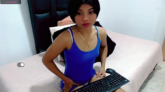 Snapshot of mia_grey01 chatting on 01/07/25, 12:31 mia grey01 online show from 01/07/25, 12:31