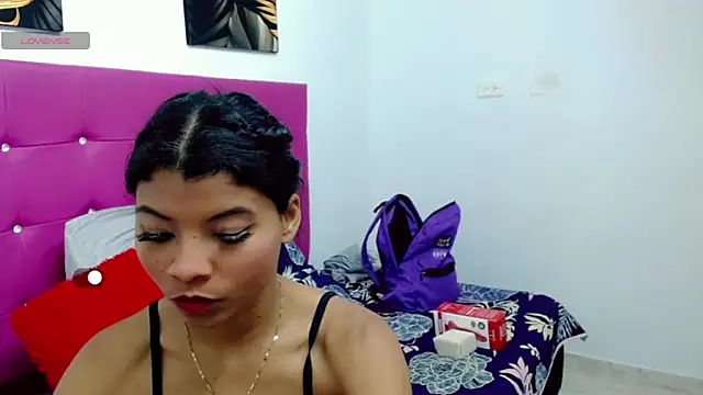 Snapshot of mia_grey01 chatting on 02/18/25, 11:55 mia grey01 online show from 02/18/25, 11:55