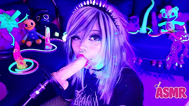 LaytonBox online show from 11/11/25, 01:44