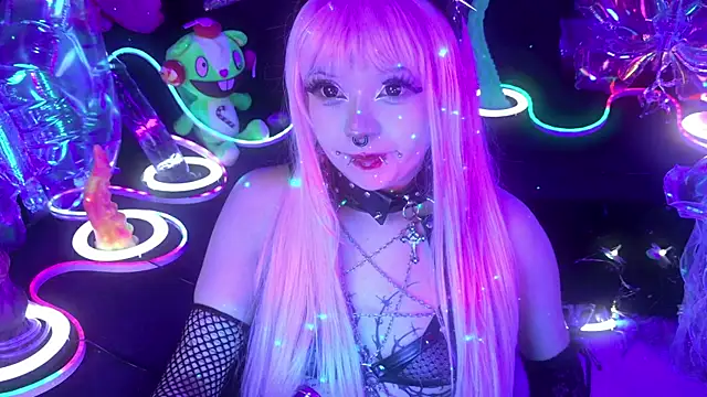 LaytonBox online show from 04/18/26, 02:10