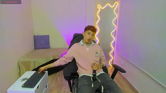 Axel tay online show from 10/19/25, 03:29