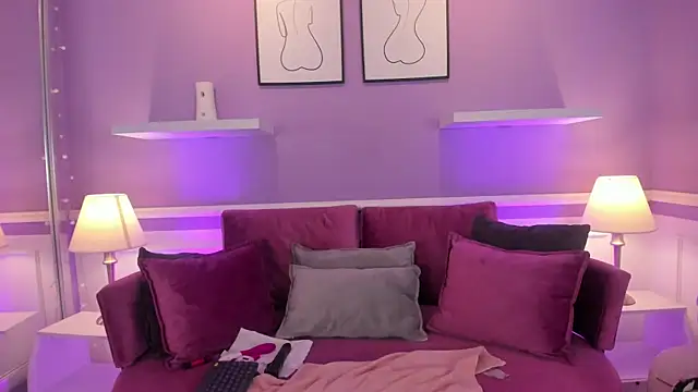 Snapshot of Emma_Walkerr_ chatting on 02/07/25, 10:09 Emma Walkerr online show from 02/07/25, 10:09