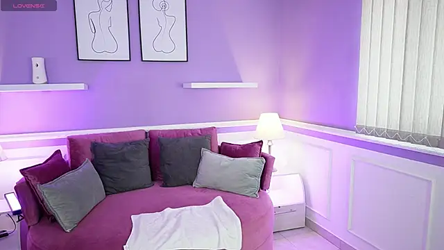 Snapshot of Emma_Walkerr_ chatting on 03/17/25, 07:04 Emma Walkerr online show from 03/17/25, 07:04