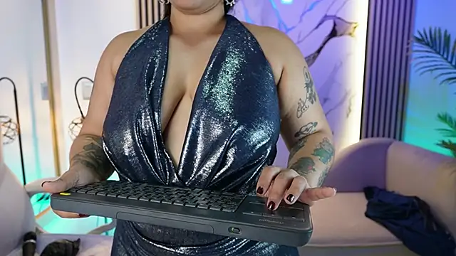 Emma Walkerr  online show from 02/06/26, 07:06