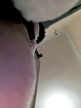 Samara-Bella online show from 12/22/25, 04:09