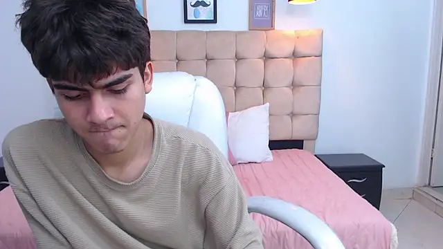 Tommy18   online show from 02/04/25, 09:38