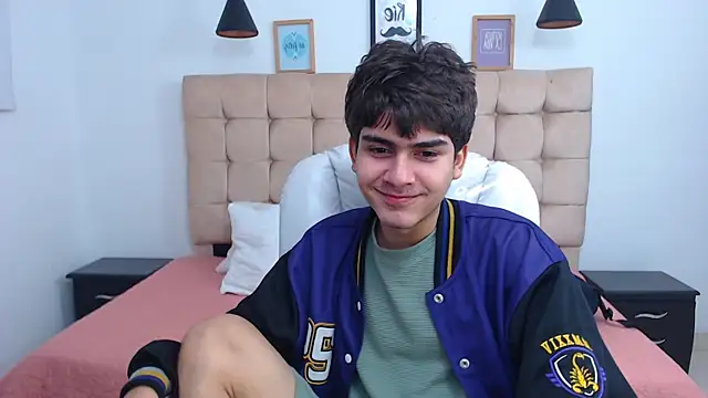 Tommy18   online show from 02/07/25, 06:35