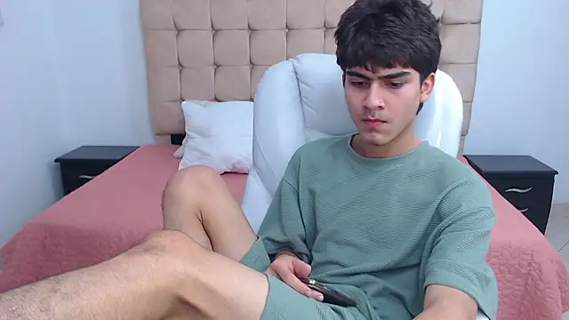 Tommy18   online show from 02/07/25, 10:19