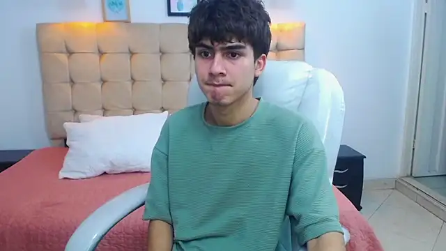 Tommy18   online show from 02/09/25, 09:58