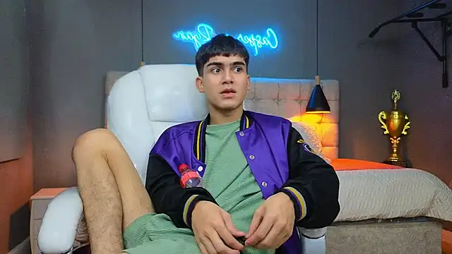 Tommy18   online show from 02/19/25, 12:44