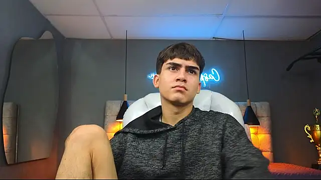 Tommy18   online show from 03/05/25, 05:18