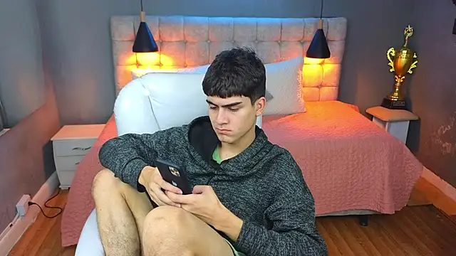 Tommy18   online show from 03/07/25, 06:02