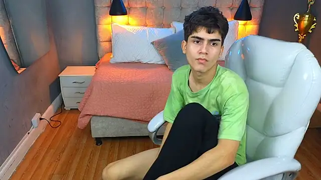 Tommy18   online show from 03/12/25, 10:16