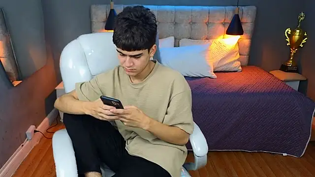 Tommy18   online show from 03/13/25, 10:15