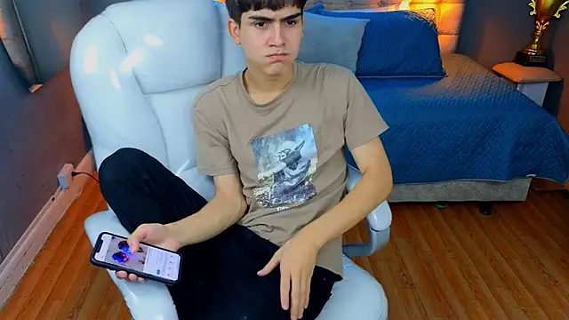 Tommy18   online show from 03/18/25, 10:46