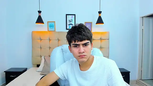 Tommy18   online show from 03/23/25, 06:58