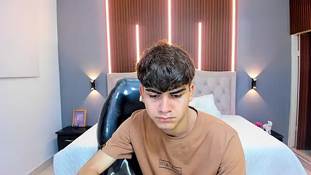 Tommy18   online show from 10/15/25, 03:28