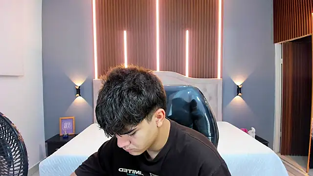 Tommy18   online show from 10/16/25, 03:29