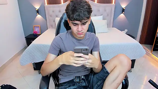 Tommy18   online show from 03/06/26, 03:36