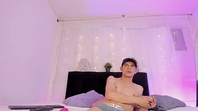 Bonny and carrot online show from 10/22/25, 07:13