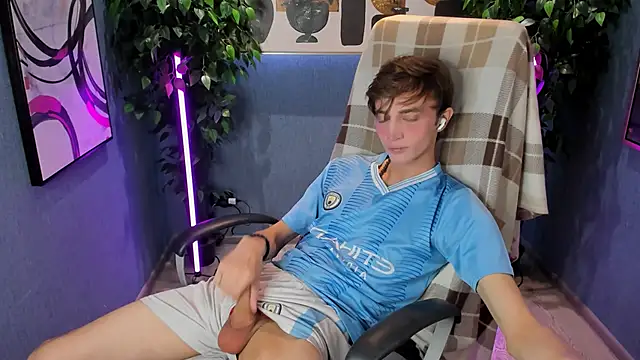 John Weasley online show from 09/13/25, 08:19