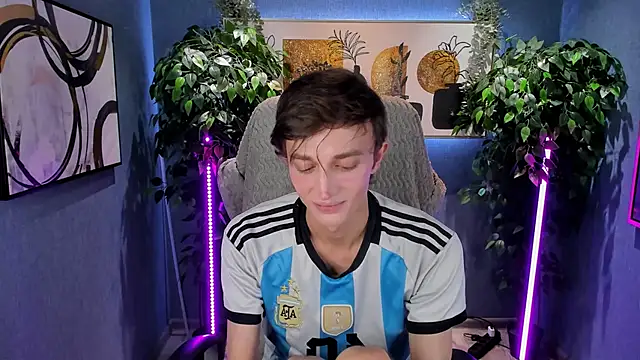 John Weasley online show from 10/16/25, 07:42