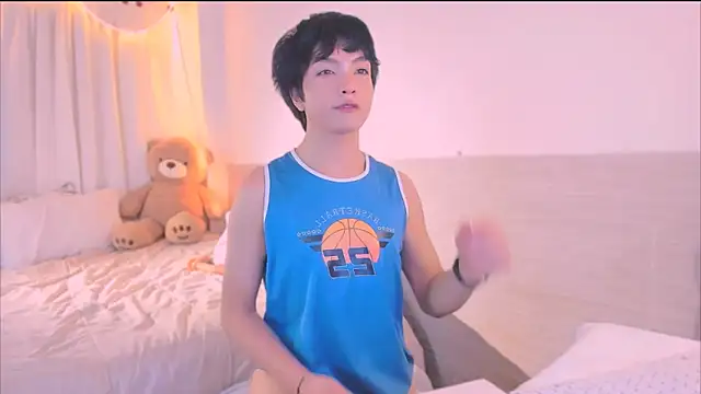 AllanYong18 online show from 11/09/25, 05:17