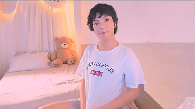 AllanYong18 online show from 11/12/25, 04:46