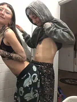 Snapshot of NubeZea chatting on 01/15/25, 04:25 NubeZea online show from 01/15/25, 04:25