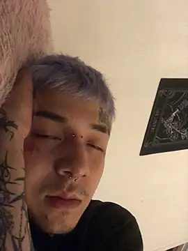 Snapshot of NubeZea chatting on 01/16/25, 06:35 NubeZea online show from 01/16/25, 06:35