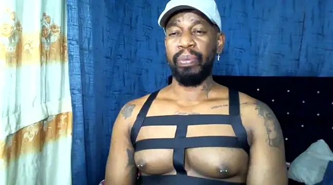 Snapshot of strong__anthony chatting on 02/01/25, 07:26 strong anthony online show from 02/01/25, 07:26