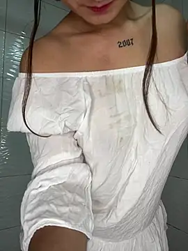 Snapshot of Catmila- chatting on 01/25/25, 11:32 Catmila- online show from 01/25/25, 11:32