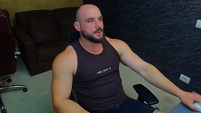 Snapshot of AdamJamesonn chatting on 06/26/26, 05:12 AdamJamesonn online show from 06/26/26, 05:12