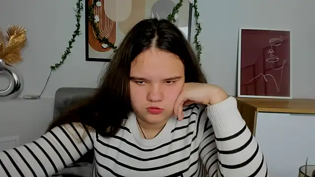 AdeleCruz online show from 02/14/25, 04:31