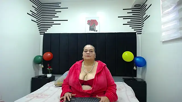 VickyBoobss online show from 11/08/25, 12:49
