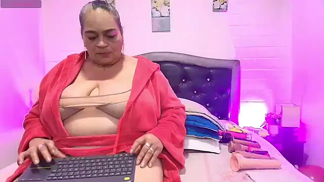 Snapshot of VickyBoobss chatting on 06/10/26, 07:46 VickyBoobss online show from 06/10/26, 07:46