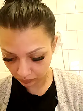 rosse26830 online show from 03/18/26, 03:26