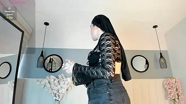 chelsea bolton  online show from 03/14/26, 12:21